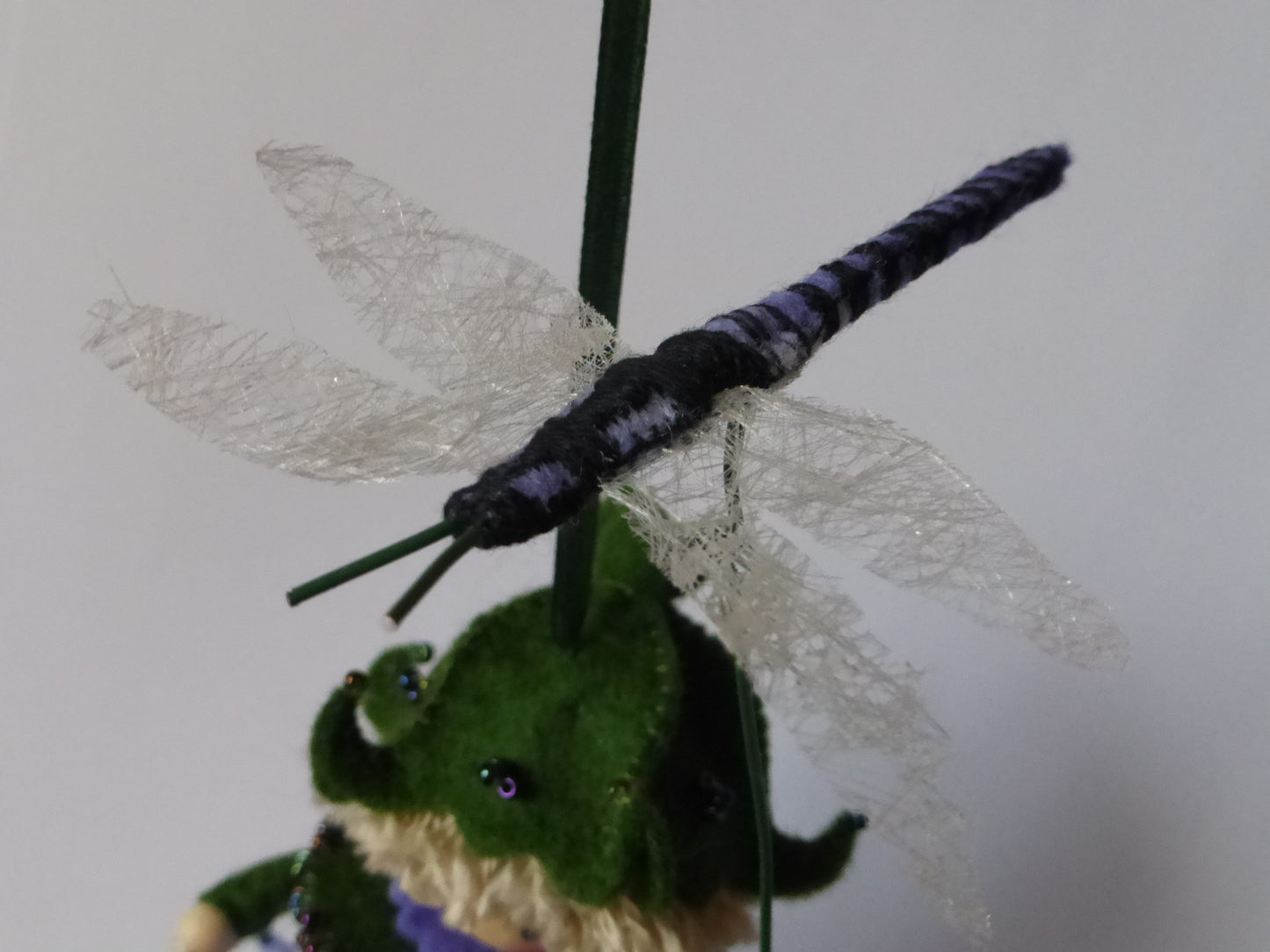 Grasklokje met Libelle hangertje (patroon)