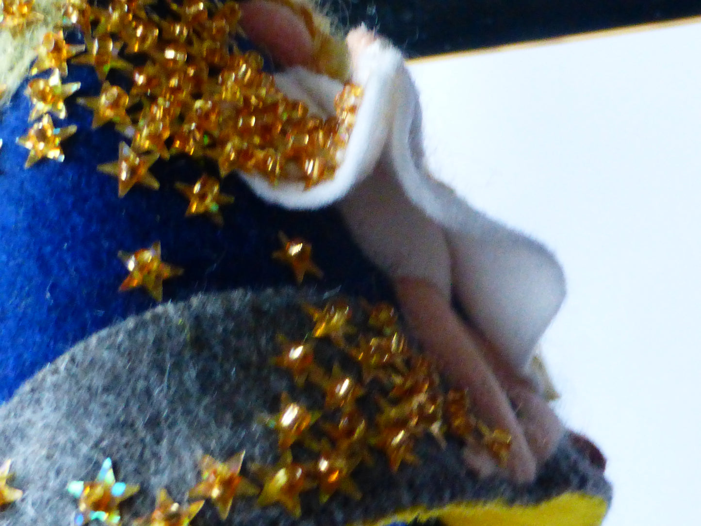 Kroontje met het sterrendaaldertjes meisje