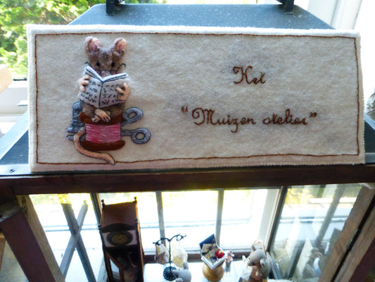 Bord voor het muizenatelier  (patroon)