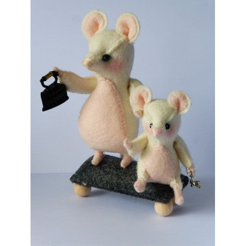 Mia en Mini strijkmuis