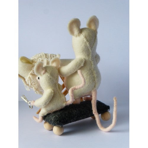 Mia en Mini strijkmuis